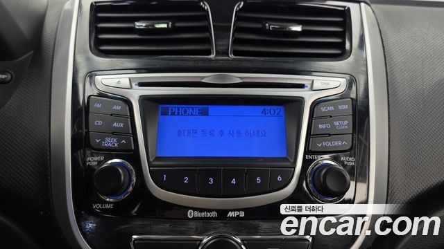 Hyundai Accent 2013 — photo 15