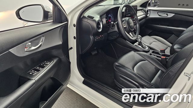 Kia K3 2022 — photo 10