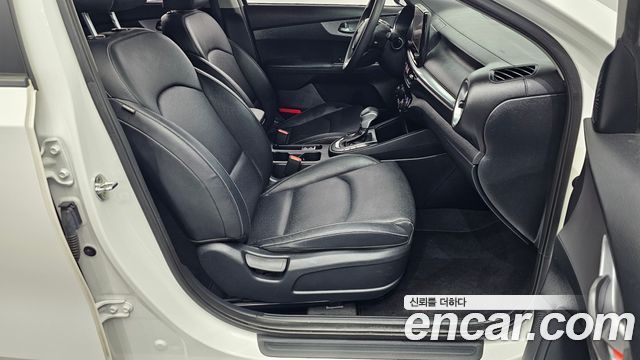 Kia K3 2022 — photo 11