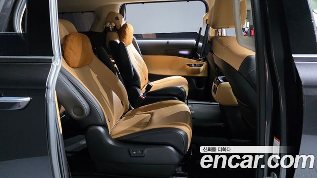 Kia Canival 2021 — photo 17