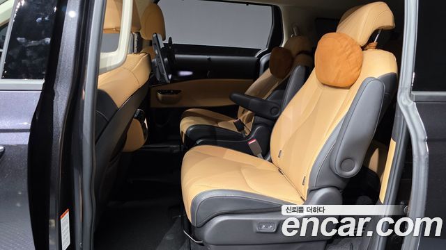 Kia Canival 2021 — photo 18