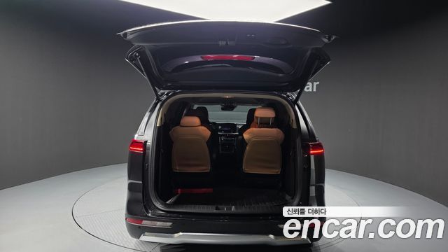 Kia Canival 2021 — photo 26