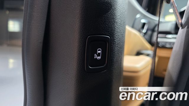 Kia Canival 2021 — photo 28