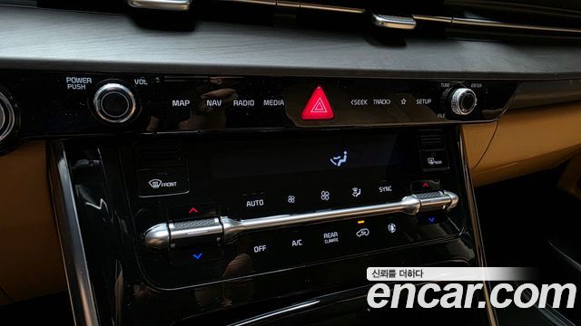 Kia Canival 2021 — photo 31