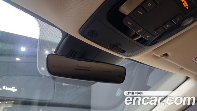 Kia Canival 2021 — photo 34