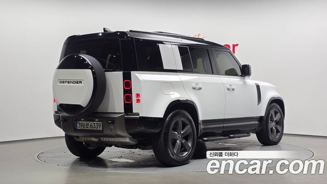 Land Rover Defender 2025 — photo 2