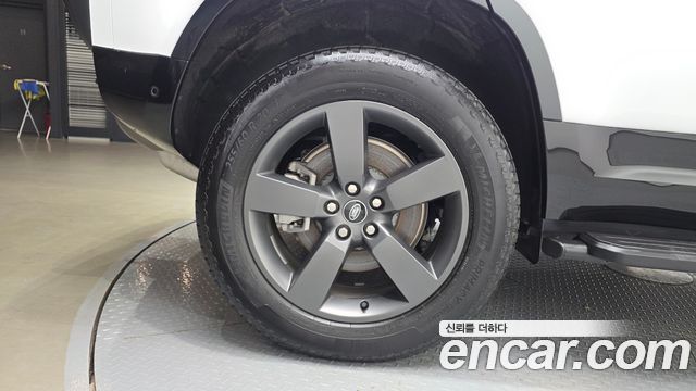 Land Rover Defender 2025 — photo 5