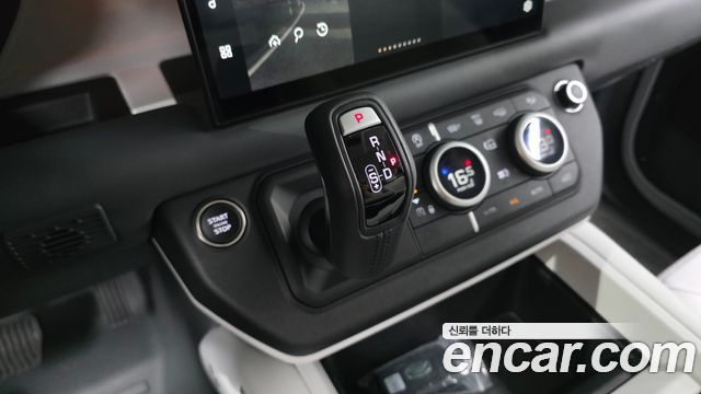 Land Rover Defender 2025 — photo 9