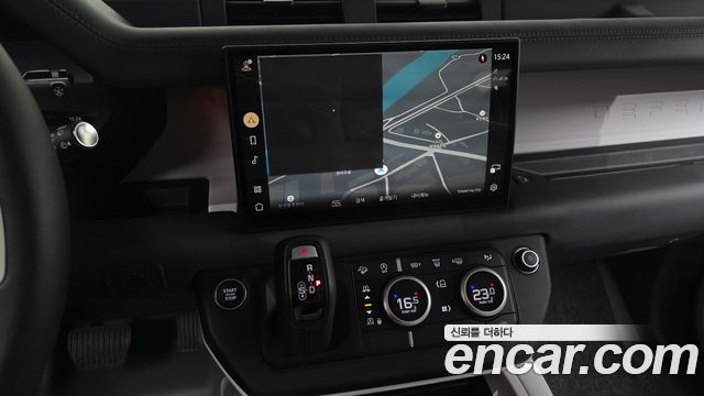 Land Rover Defender 2025 — photo 14