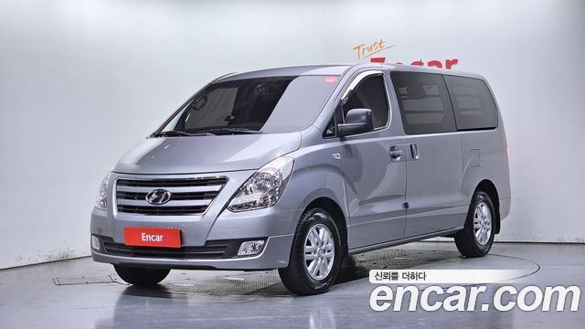 Hyundai Starex 2017 — photo 1