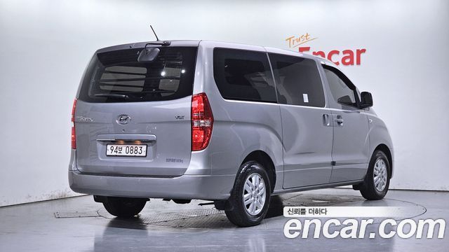 Hyundai Starex 2017 — photo 2
