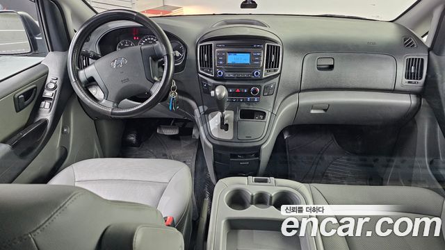 Hyundai Starex 2017 — photo 10