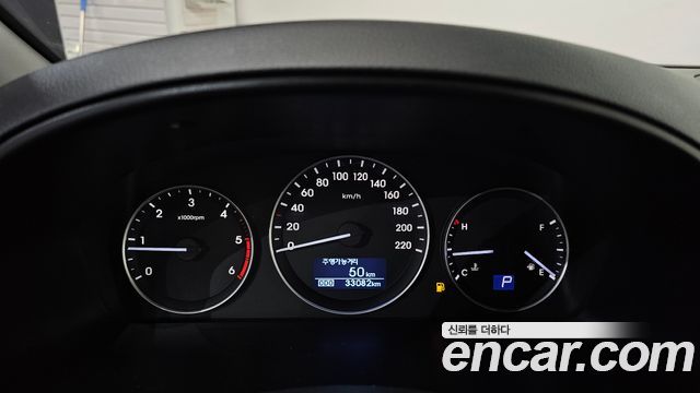 Hyundai Starex 2017 — photo 11