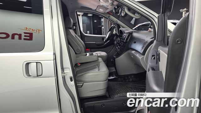Hyundai Starex 2017 — photo 17