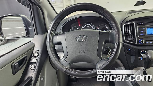 Hyundai Starex 2017 — photo 19