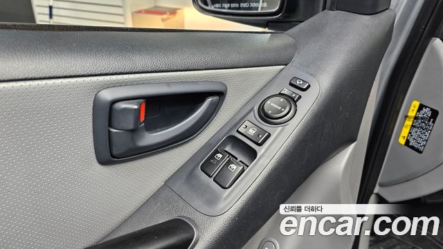 Hyundai Starex 2017 — photo 25