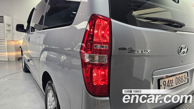 Hyundai Starex 2017 — photo 9