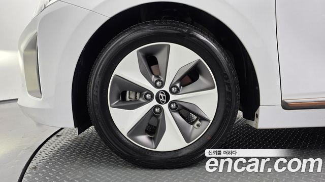 Hyundai Ioniq 2017 — photo 5