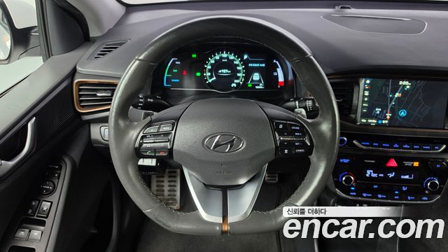 Hyundai Ioniq 2017 — photo 14