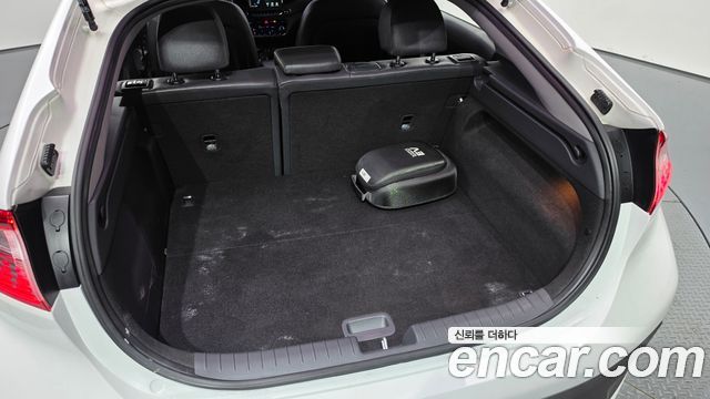 Hyundai Ioniq 2017 — photo 19