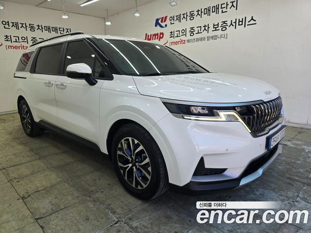 Kia Canival 2023 — photo 3