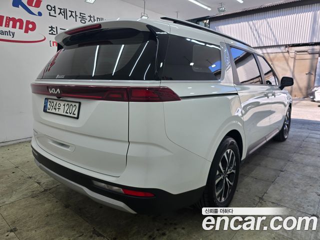 Kia Canival 2023 — photo 4