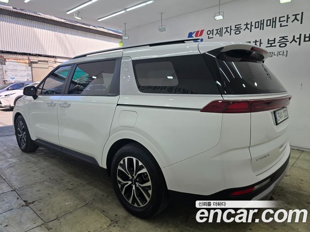 Kia Canival 2023 — photo 6