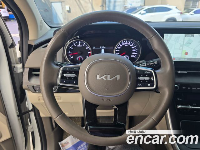 Kia Canival 2023 — photo 8