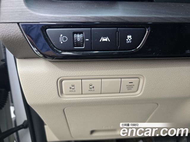 Kia Canival 2023 — photo 15