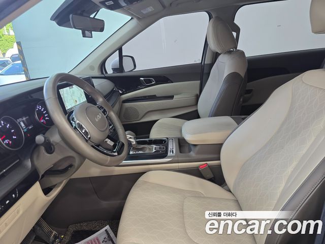 Kia Canival 2023 — photo 16
