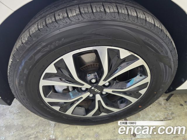 Kia Canival 2023 — photo 19