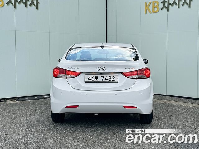 Hyundai AVANTE 2012 — photo 4