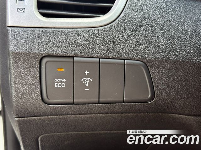Hyundai AVANTE 2012 — photo 16
