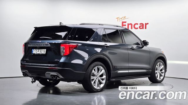 Ford Explorer 2022 — photo 2