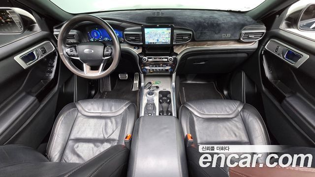 Ford Explorer 2022 — photo 10