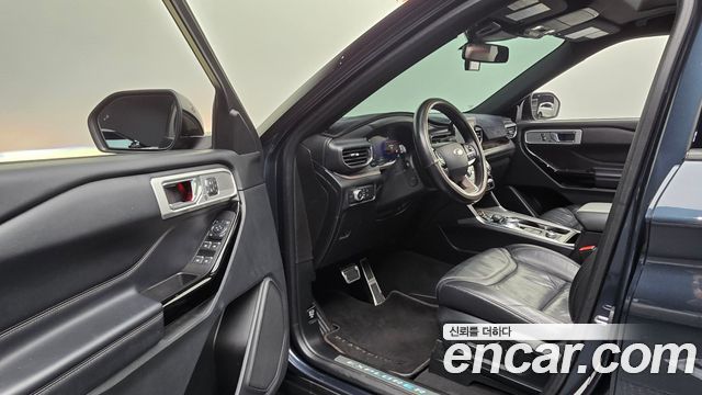 Ford Explorer 2022 — photo 13