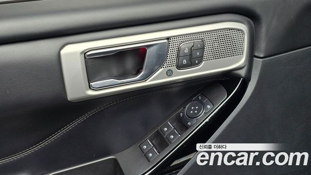 Ford Explorer 2022 — photo 25