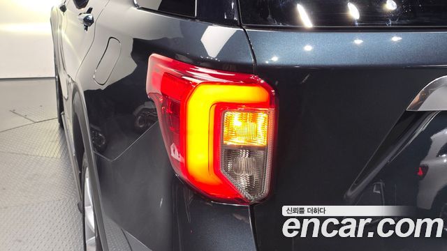 Ford Explorer 2022 — photo 9