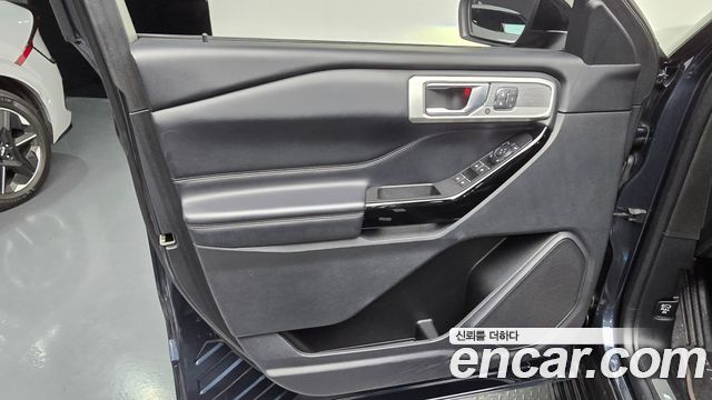 Ford Explorer 2022 — photo 14