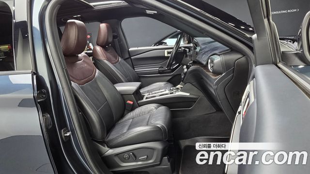 Ford Explorer 2022 — photo 16