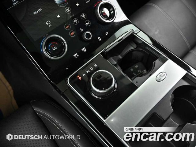 Land Rover Range Rover Velar 2020 — photo 9