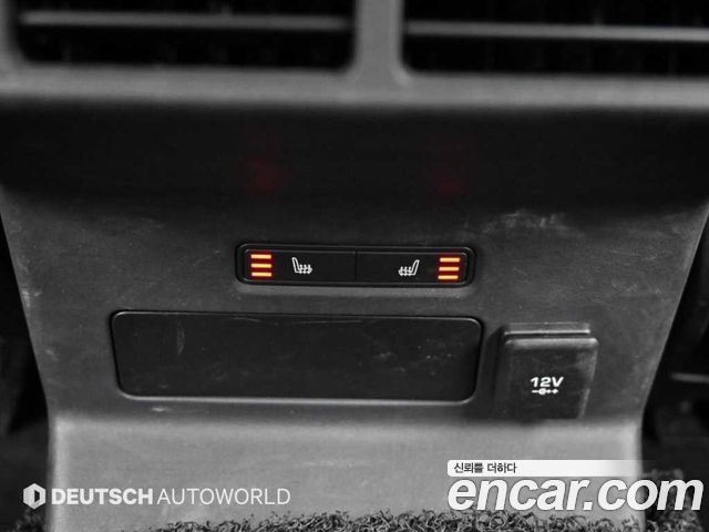 Land Rover Range Rover Velar 2020 — photo 16