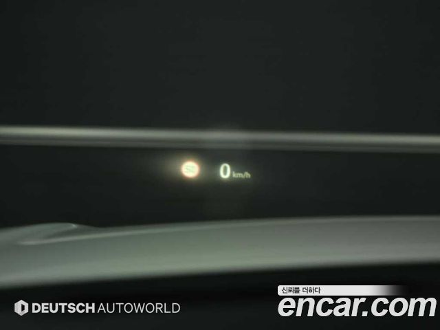 Land Rover Range Rover Velar 2020 — photo 17