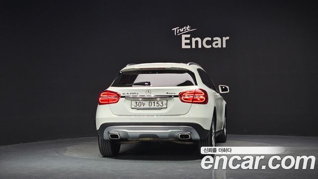 Mercedes-Benz GLA-Class 2017 — photo 4