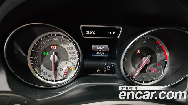 Mercedes-Benz GLA-Class 2017 — photo 8
