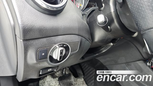 Mercedes-Benz GLA-Class 2017 — photo 19