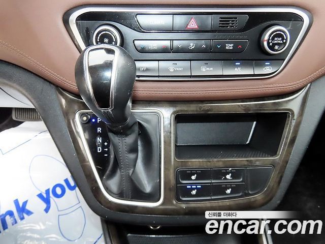 Hyundai Starex 2020 — photo 11