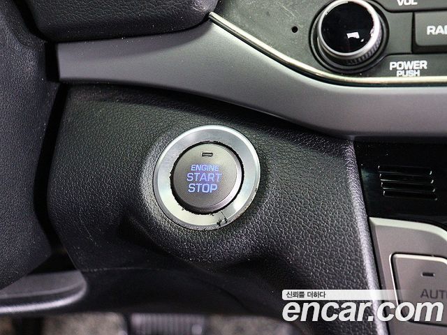 Hyundai AVANTE 2018 — photo 8