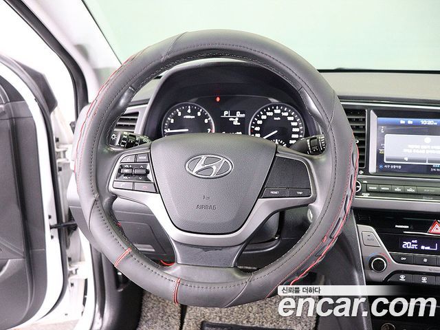 Hyundai AVANTE 2018 — photo 15
