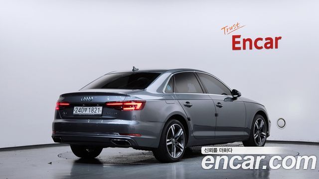 Audi A4 2019 — photo 2